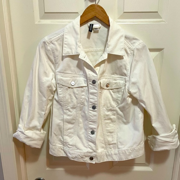 Jackets & Blazers - NWOT size medium white denim jacket